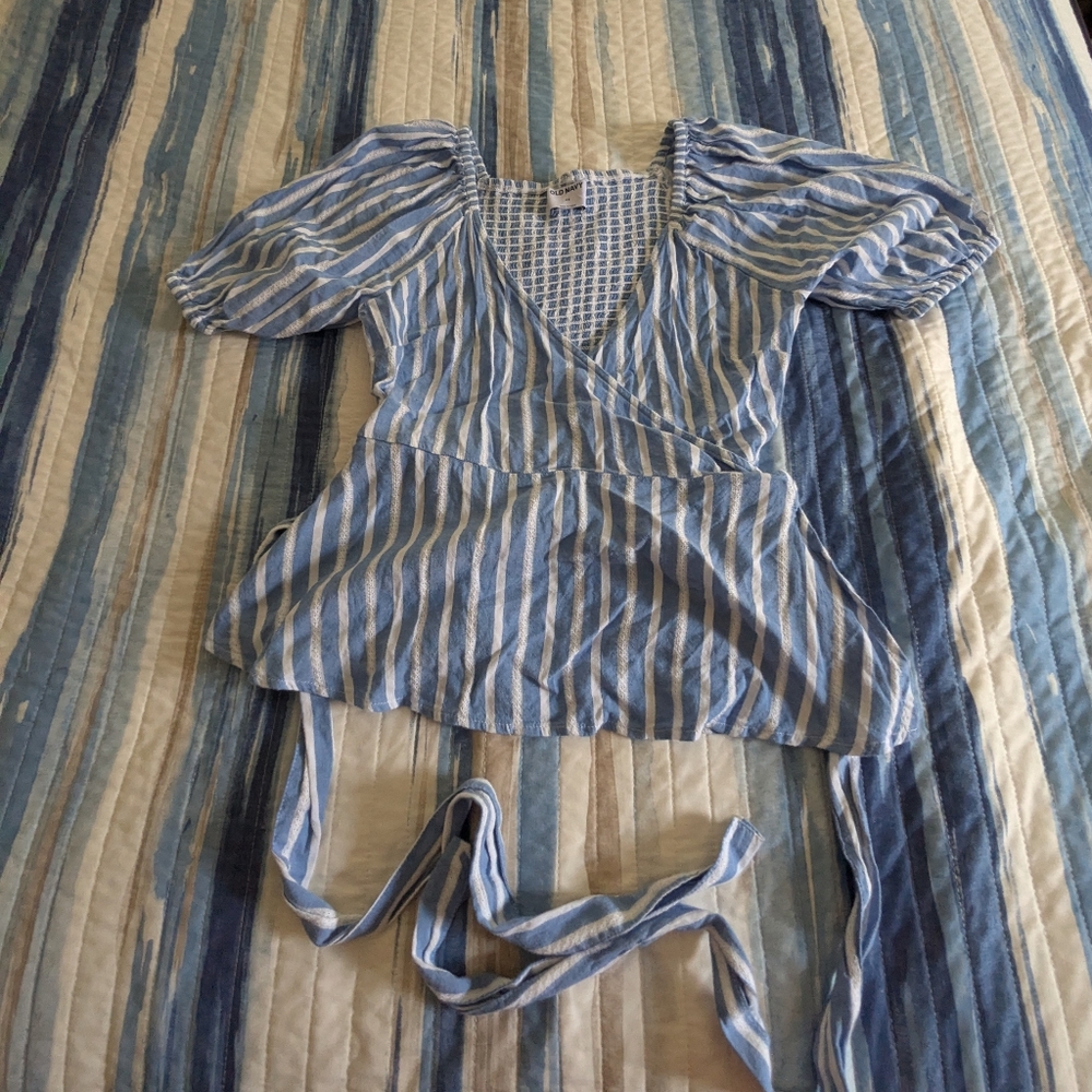 Old Navy Light Blue Striped Blouse - Picture 4 of 6